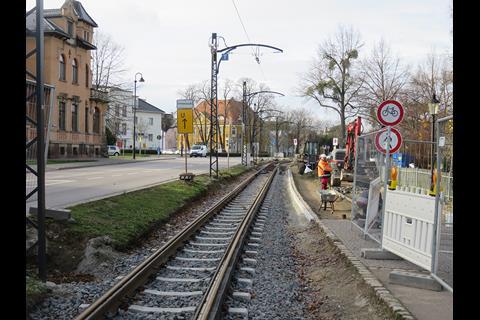 The extension of the Naumburg tramway runs  from Vogelwiese to Salztor.